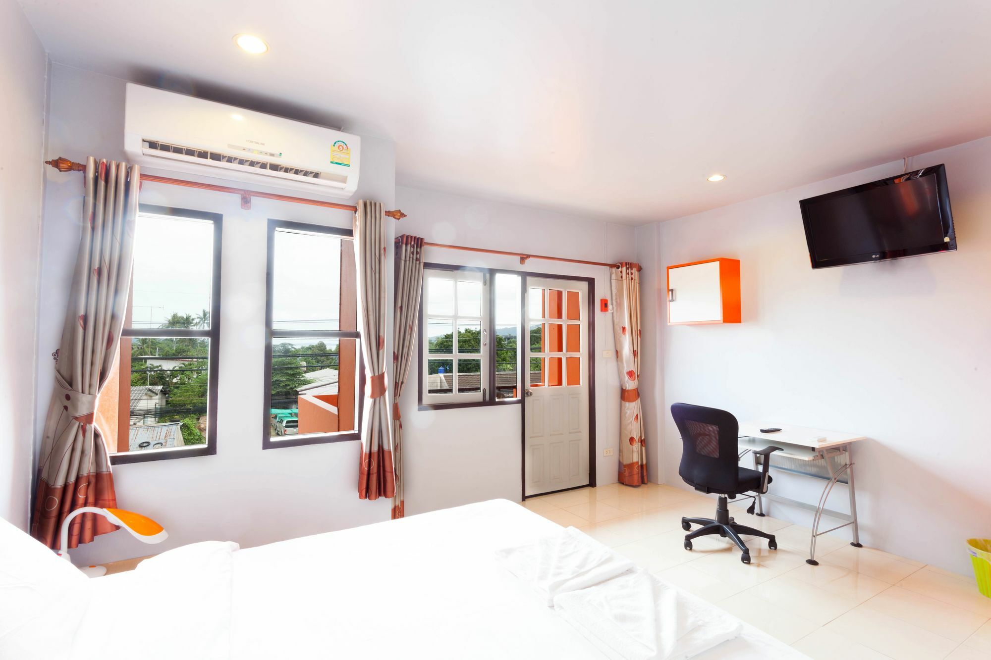Luna Guesthouse And Travel Rawai ภายนอก รูปภาพ